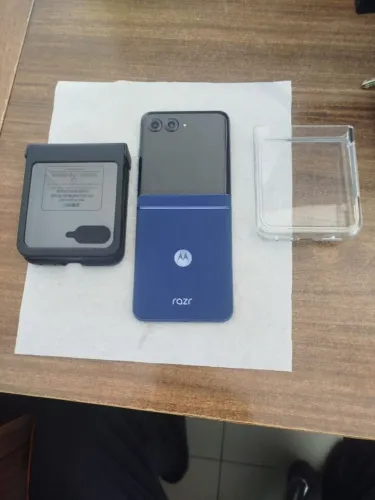 VENDO CELULAR RAZR60