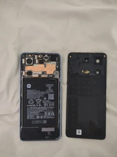 Redmi 12 5G sem tela.