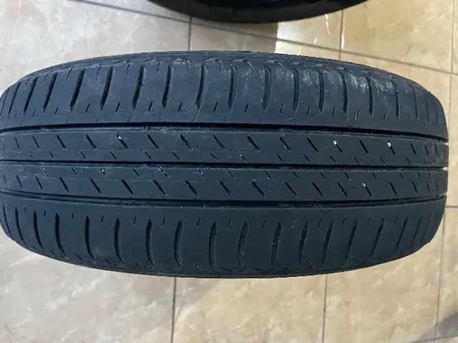 Pneu Aro 15 185/60/15  Bridgestone