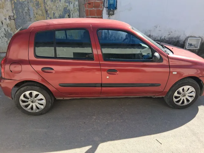 Renault Clio Hi-flex 1.0 16V 5P 2011