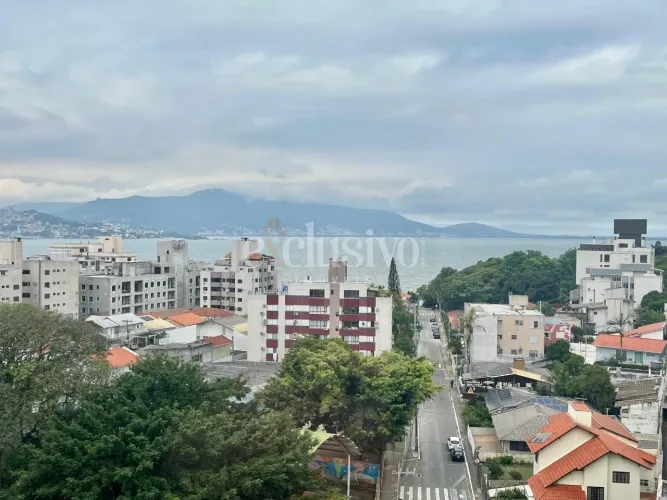 Apartamento 3 dormitórios com vista mar em Coqueiros