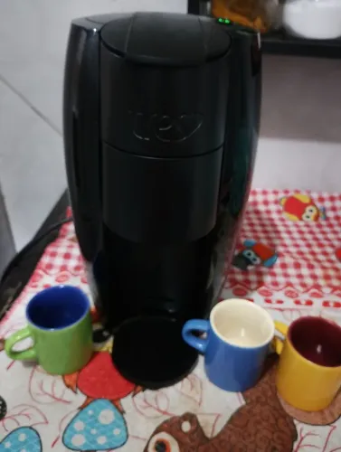Cafeteira três corações semi-nova!