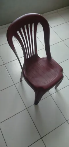 Vendo Uma Cadeira Bistrô