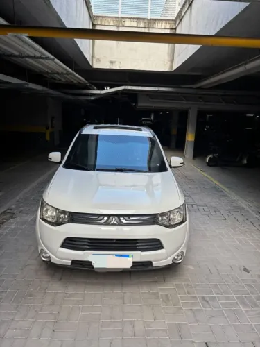 Mitsubishi Outlander 2.0 16V 160cv Aut. 2014