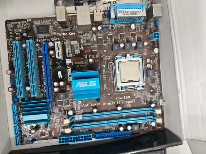 Placa Mãe Intel com processador