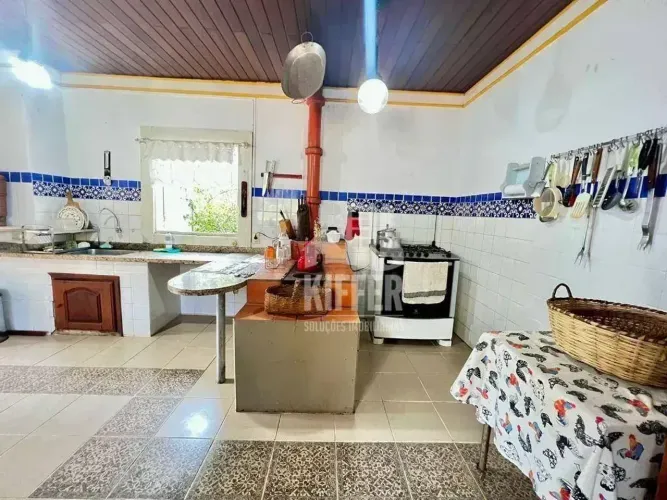 Fazenda com 5 dormitórios à venda, 260000 m² por R$ 3.000.000,00 - Quilombo - Cantagalo/RJ