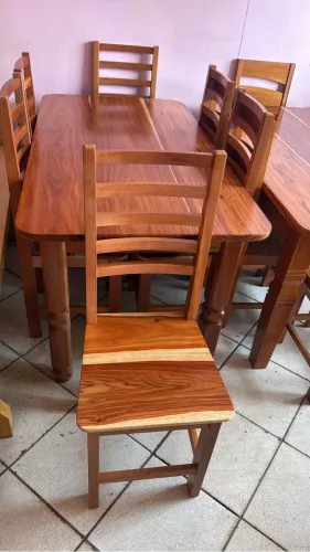 Mesa 6 cadeiras nova em madeira nobre