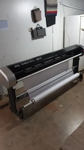 Plotter de Confecção RZ Jet 185 - Ótimo Estado