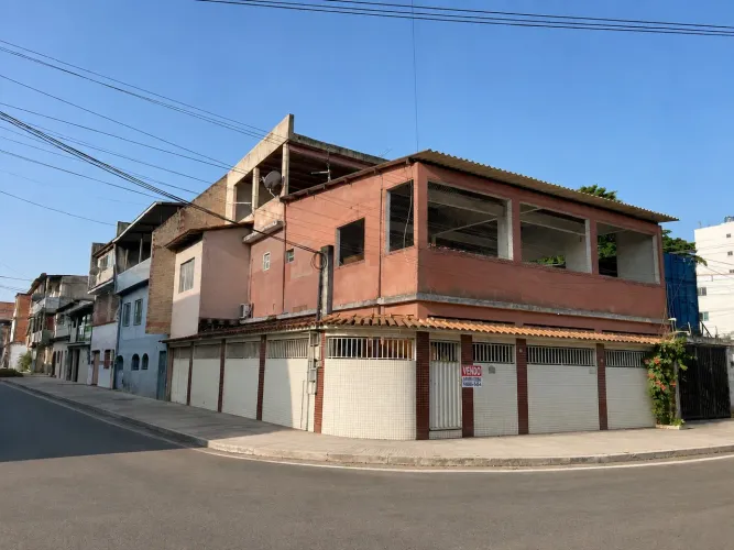 ? CASA DE ESQUINA COM 2 CASAS - ARAÇÁS, VILA VELHA/ES R$ 780.000
