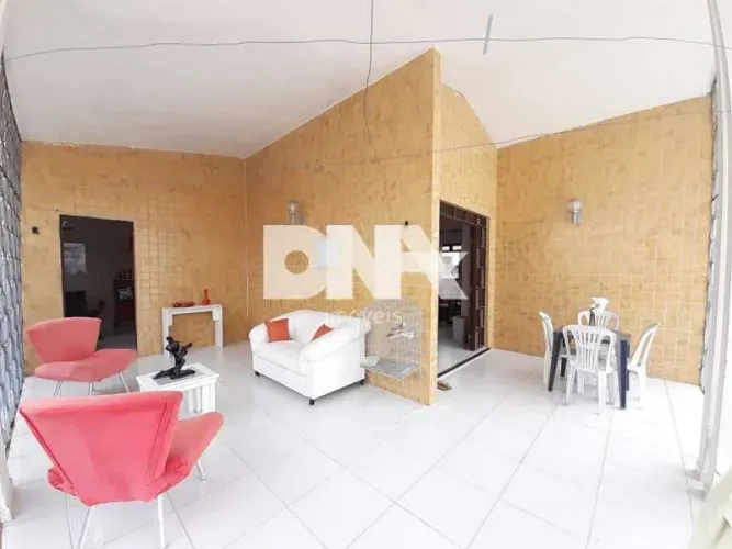Casa de rua : / Residencial / Manaíra
