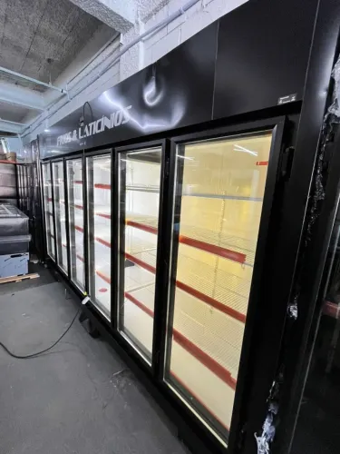 Geladeira 6 Portas Preto (Anselmo)