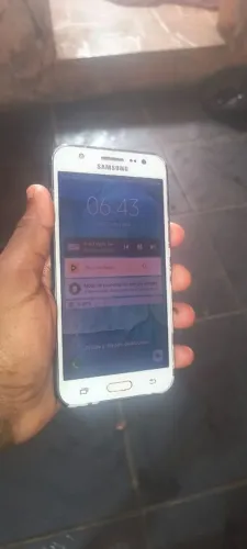 Celular j5