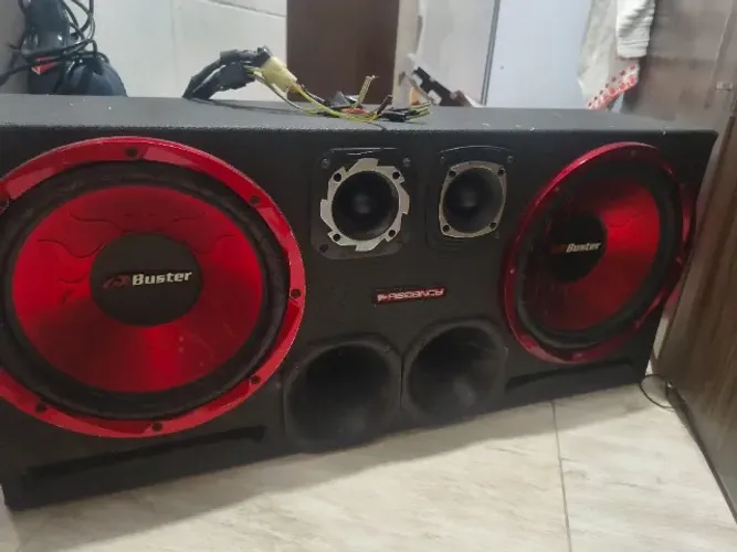 Caixa de som amplificada para carro