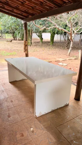 Dia-se mesa branca de madeira não entrego!