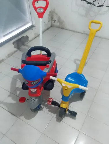 Dois tricolo de bom estado p uso, valor a negociar