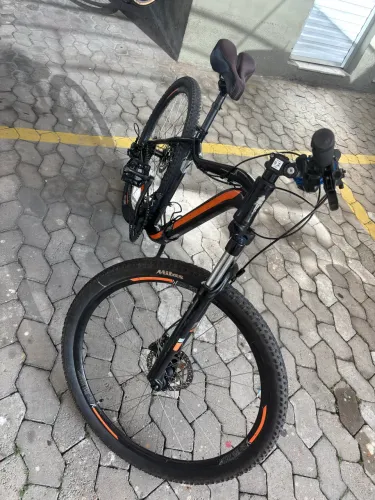 Bicicleta aro 29, quadro 19, super conservadas, com freio hidráulico 