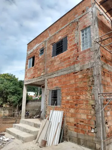 Pedreiro da fundação au cabamento 