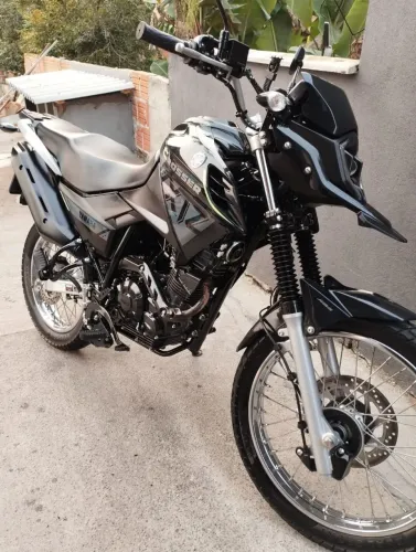Vendo Yamaha crosser 2024 10 mil e assumir 17 parcelas de 598