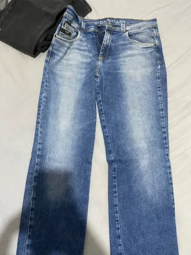 Calças Jeans
