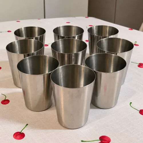 Conjunto com 9 Copos de Aço Inox 18/8 ? 200ml