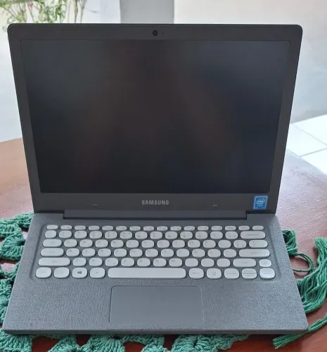 Notebook Flash F30 Samsung em ótimo estado