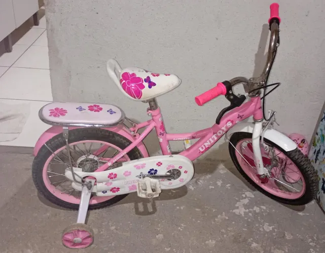 Bicicleta em perfeito estado <br>Linda ? <br><br>300,00 <br>(Não abaixo valor )