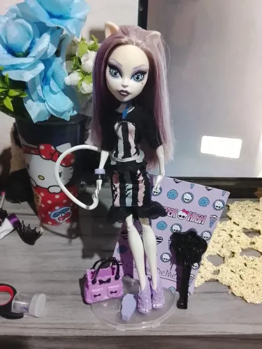Monster high catrine demew