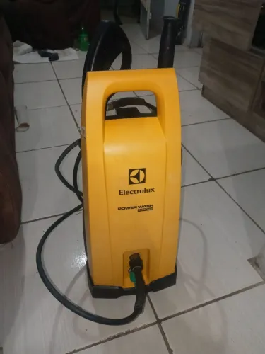 Vendo um jato Eletrolux power wash 2200 psi
