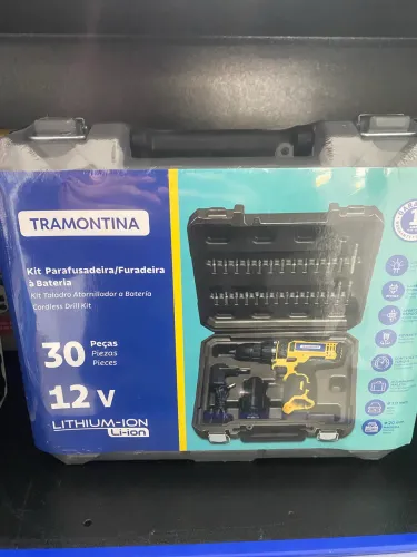 Vendo matérias de loja de construção, tinta, parafusadeira e furadeira