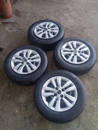 Vendo rodas HB20 aro 14