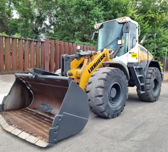 Pa carregadeira Liebherr L938 cabinada 