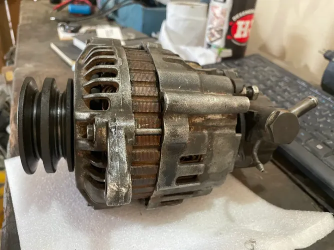 Alternador e bomba de vacuo da l200 2010