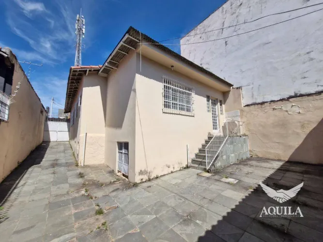 CASA TÉRREA COM 3 DORMITÓRIOS NO CENTRO DE VOTORANTIM