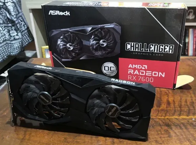 Placa de Vídeo AsRock Radeon RX 7600 Challenger