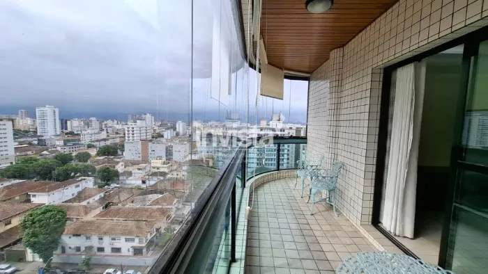 Apartamento à venda no Embaré em Santos com 3 dormitórios, 2 vagas e lazer completo.
