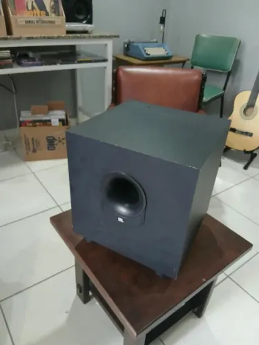 Subwoofer ativo JBL SI 135