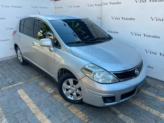 Nissan Tiida S 1.8/1.8 Flex 16V Mec. 2011