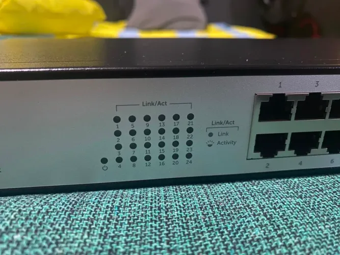 Switch 24 portas gigabit Intelbras