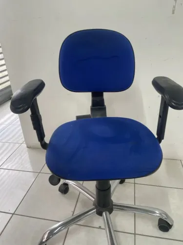 LOTE DE CADEIRAS DE ESCRITÓRIO