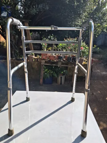 Andador para adulto novo