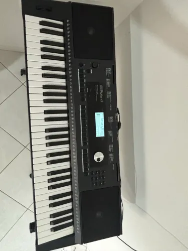 TECLADO ARRANJADOR ROLAND E-X20A