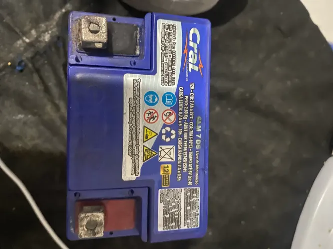 Vendo essa bateria sete amperes