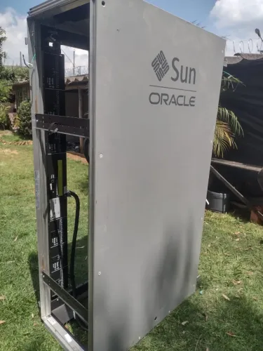RACK BLINDADO PARA SERVIDOR MARCA ORACLE SUN 19 POLEGADAS 42U