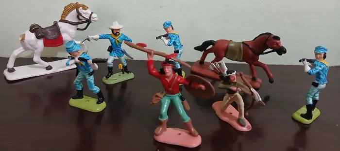 FORTE APACHE GULLIVER ORIGINAIS LOTE COM 8 FIGURAS.
