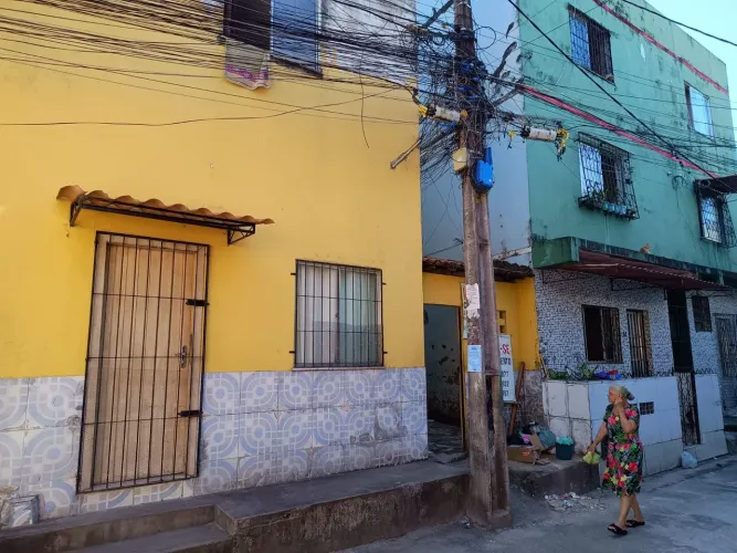 Aluga-se apartamento 2/4.