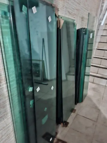 Vidro temperado 8mm MEDINDO ATÉ 130X50CM Vendo barato!