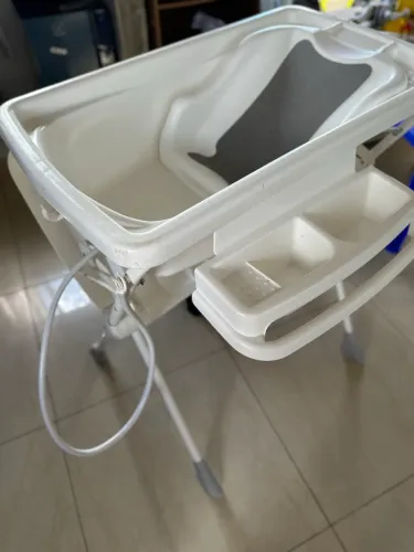 Banheira de bebe com trocador