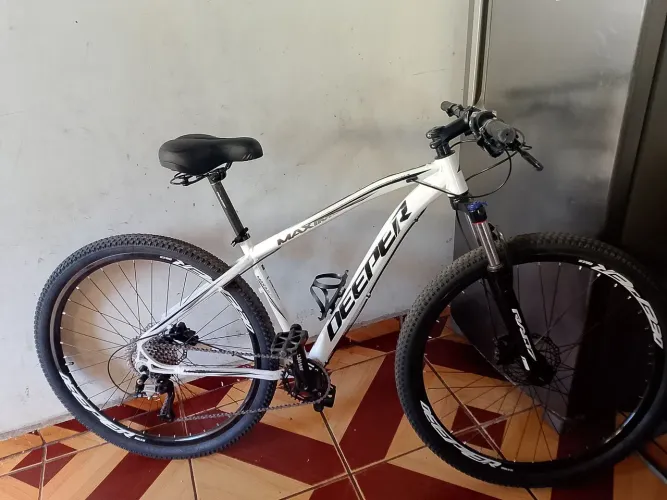 Bike 9velocidades freio hidráulico.
