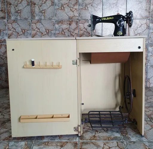 Máquina de costura Elgin B3