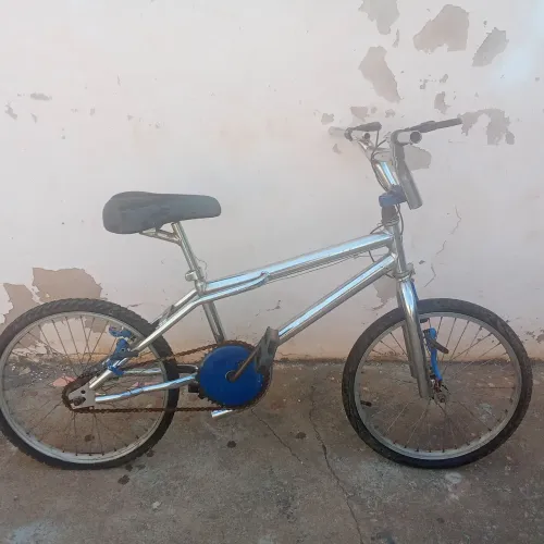 Bicicleta infantil de  alumínio aro 20 